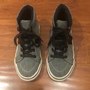 Old Navy Boys Sneakers. Size 2.